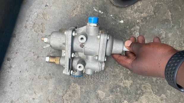 Pressure Regulator Valve/Unloader Valve for Trucks Benz/Faw - thumbnail 10