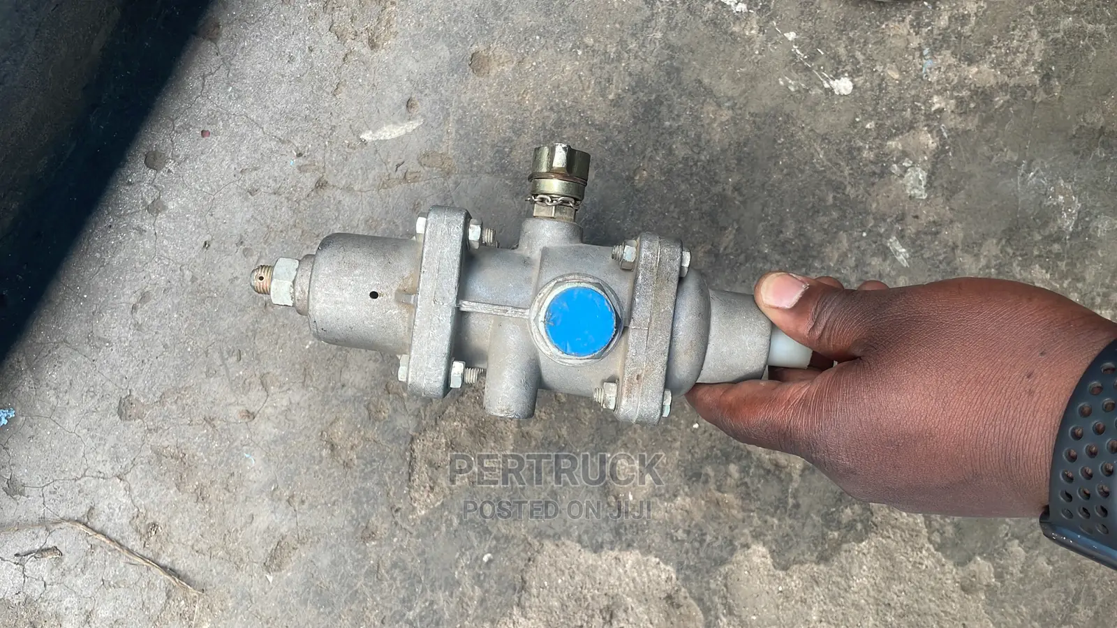 Pressure Regulator Valve/Unloader Valve for Trucks Benz/Faw
