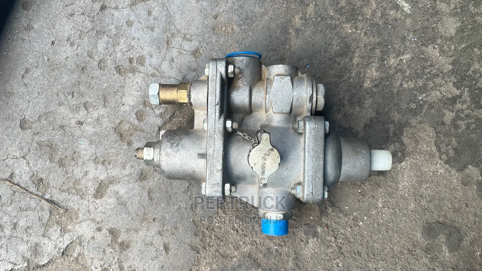 Pressure Regulator Valve/Unloader Valve for Trucks Benz/Faw