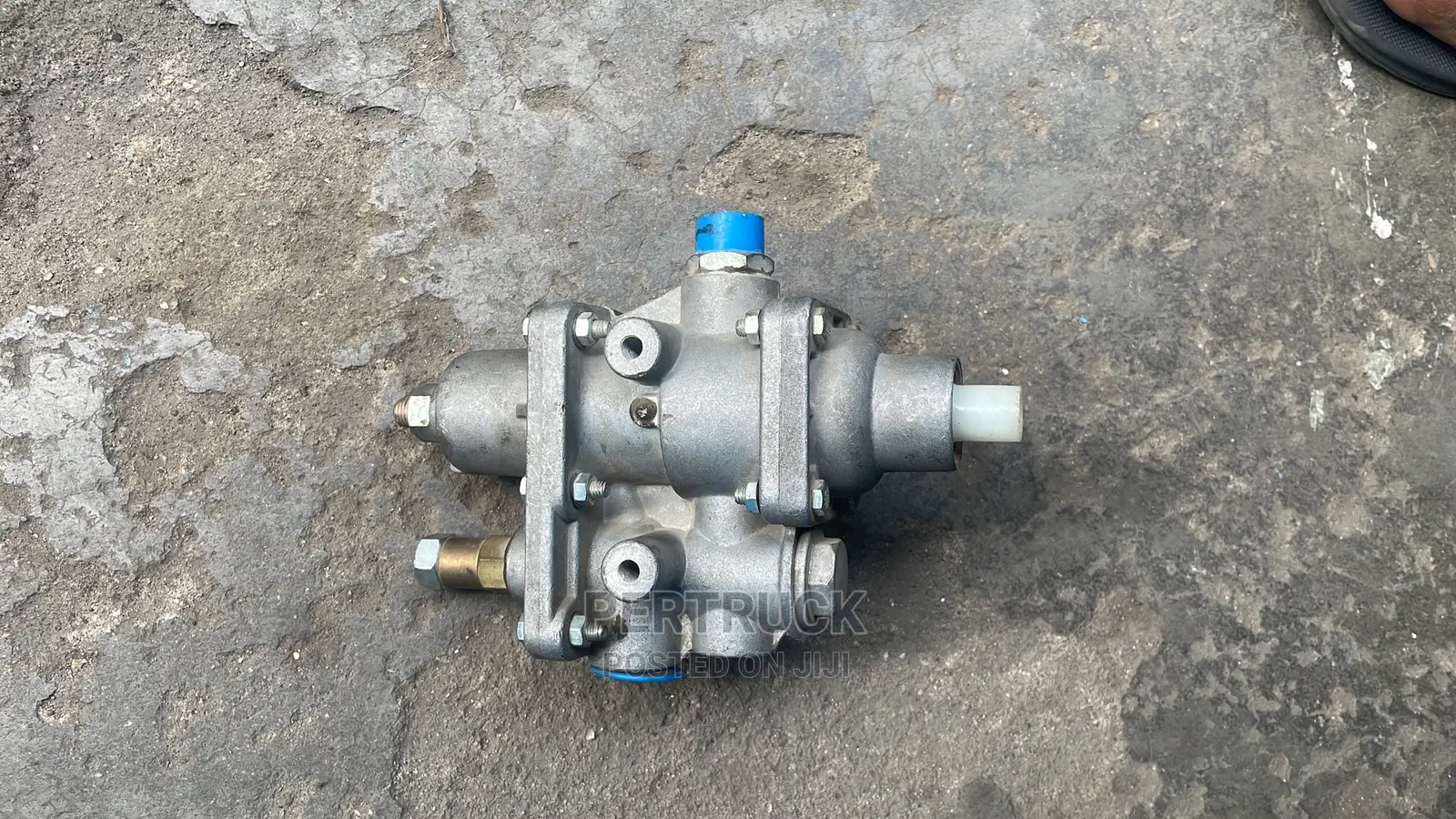 Pressure Regulator Valve/Unloader Valve for Trucks Benz/Faw