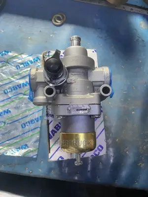 Pressure Regulator Valve/Unloader Valve for Trucks Benz/Faw
