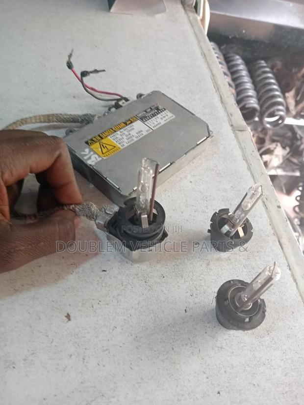 Headlight Xenon Bulbs D2R D2S D4R D4S - thumbnail 3