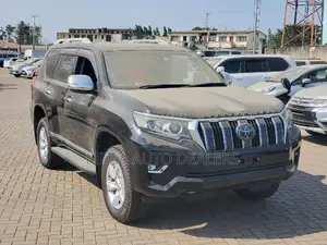 Toyota Land Cruiser Prado 2018 Black