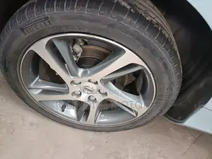 Volvo V40 2019 Blue