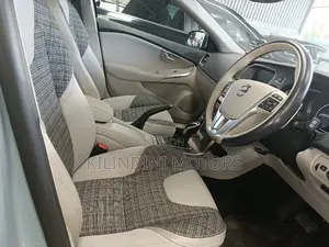 Volvo V40 2019 Blue