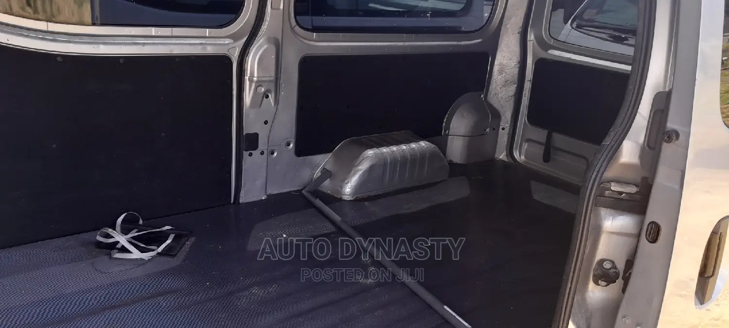 Toyota Grand HiAce 2016 Silver