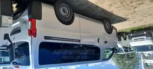 Toyota Grand HiAce 2016 Silver