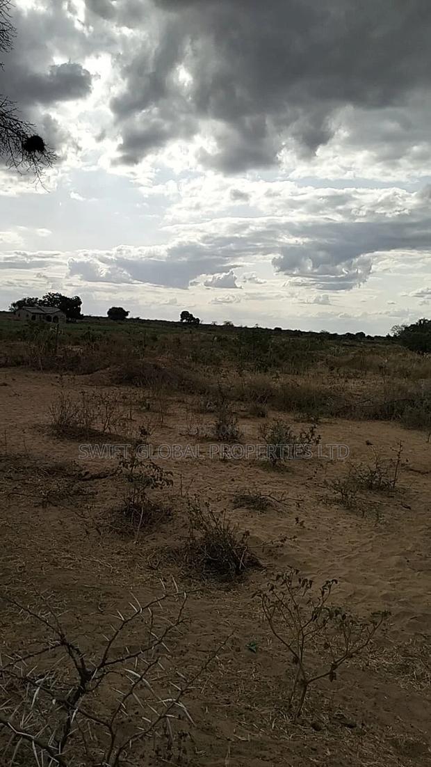 800 Acres Touching Athi River Is Available for Lease in Kambu - thumbnail 2