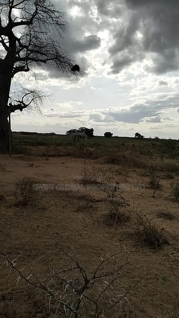 800 Acres Touching Athi River Is Available for Lease in Kambu - thumbnail 3