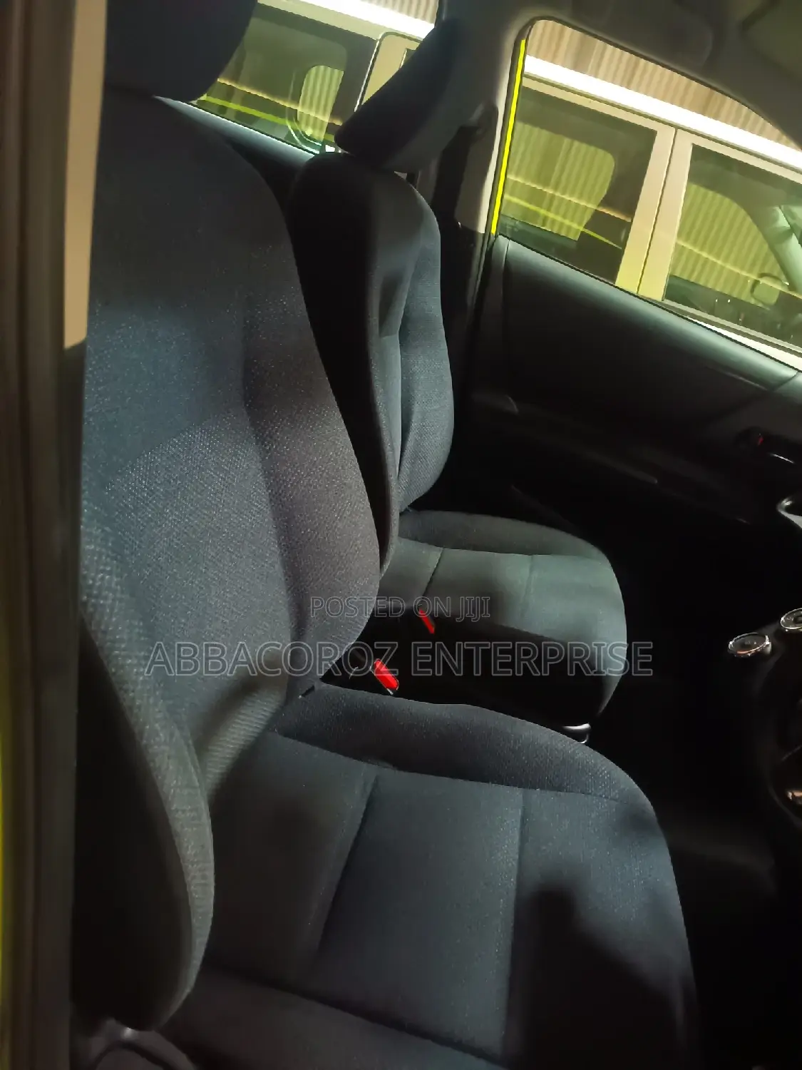 Toyota Sienta 1.5 FWD (6-seater) 2016 Yellow