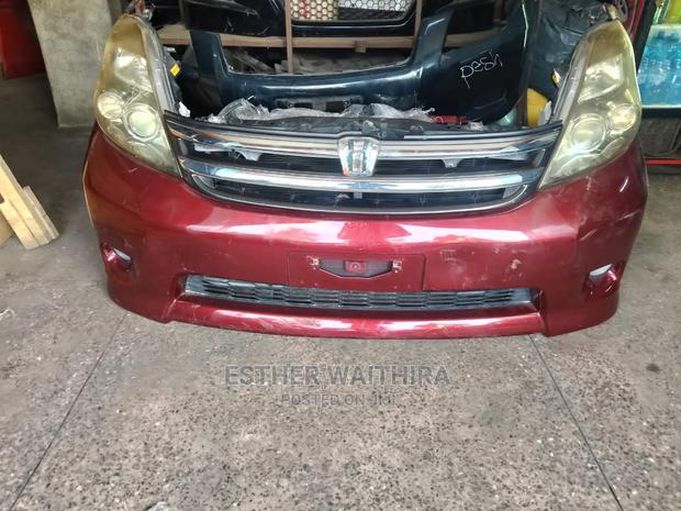 Toyota Isis Nosecut