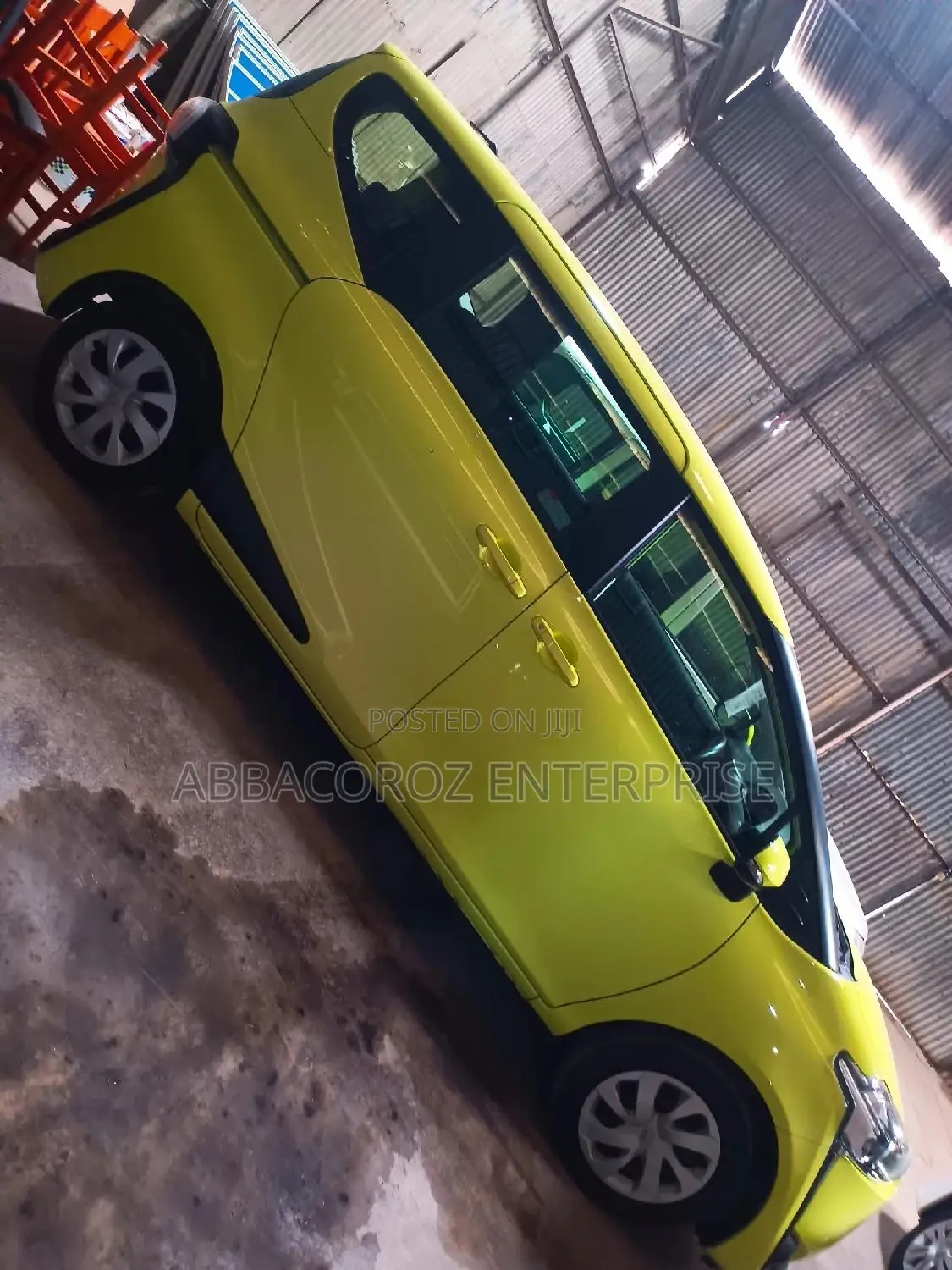 Toyota Sienta 1.5 FWD (6-seater) 2016 Yellow