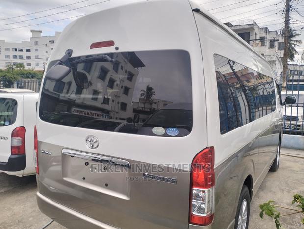 Toyota Grand HiAce 2016 White - thumbnail 9