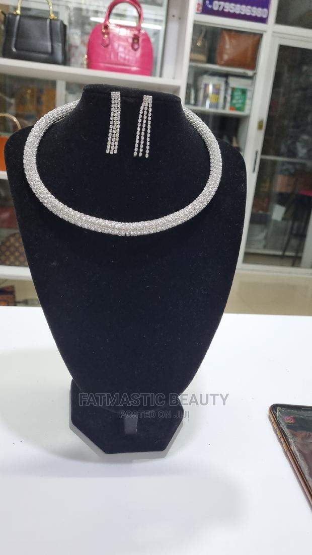 Elegant Necklace - thumbnail 2