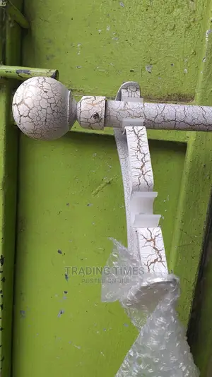Ceramic White Curtain Bracket and Accessories