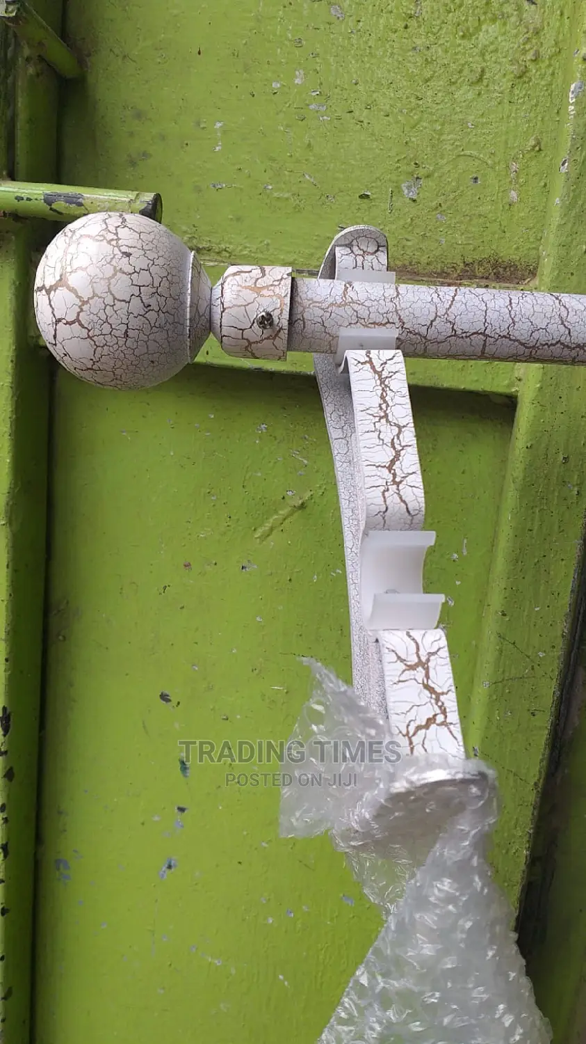 Ceramic White Curtain Bracket and Accessories