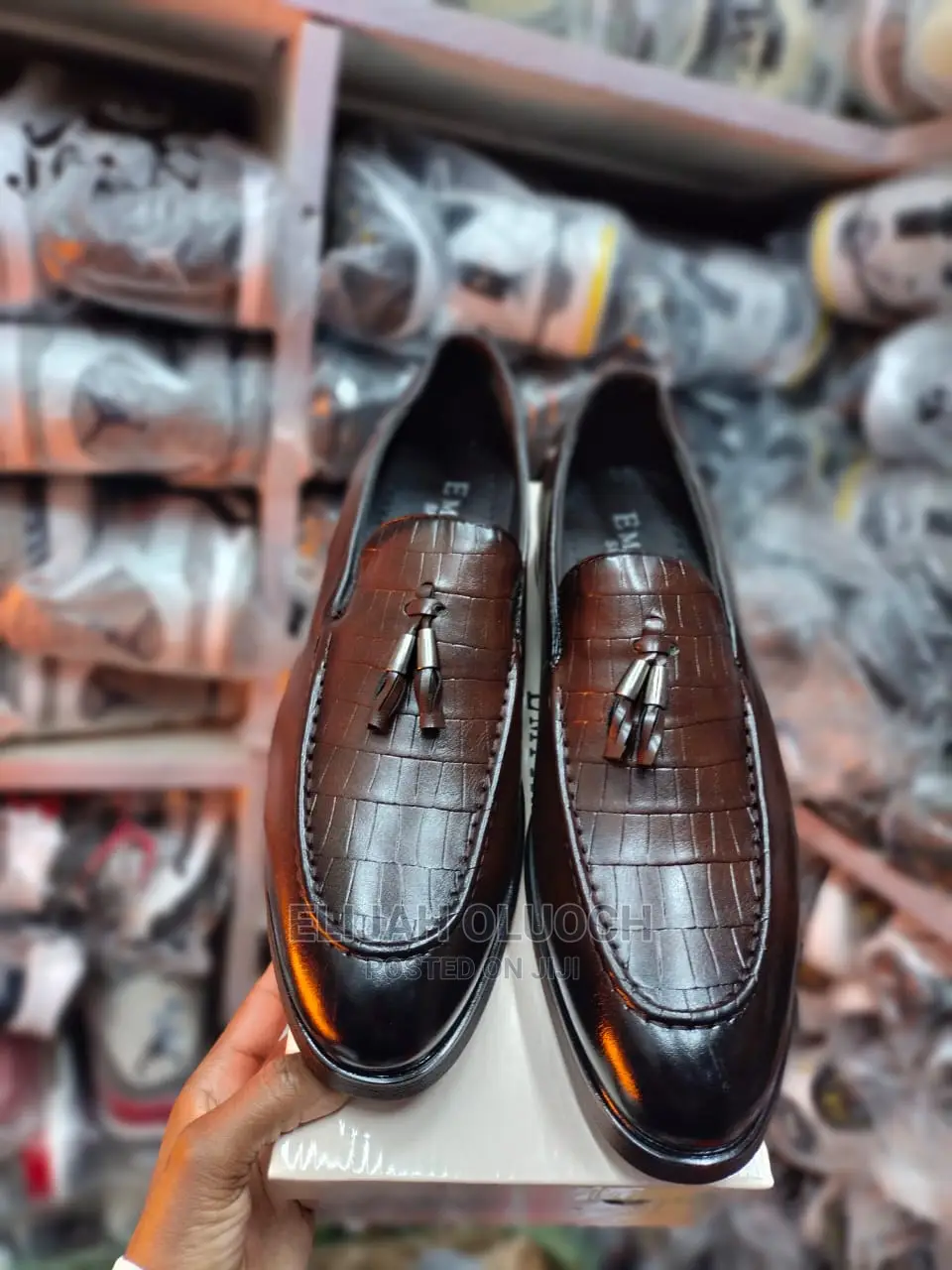 Leather Laceless Official