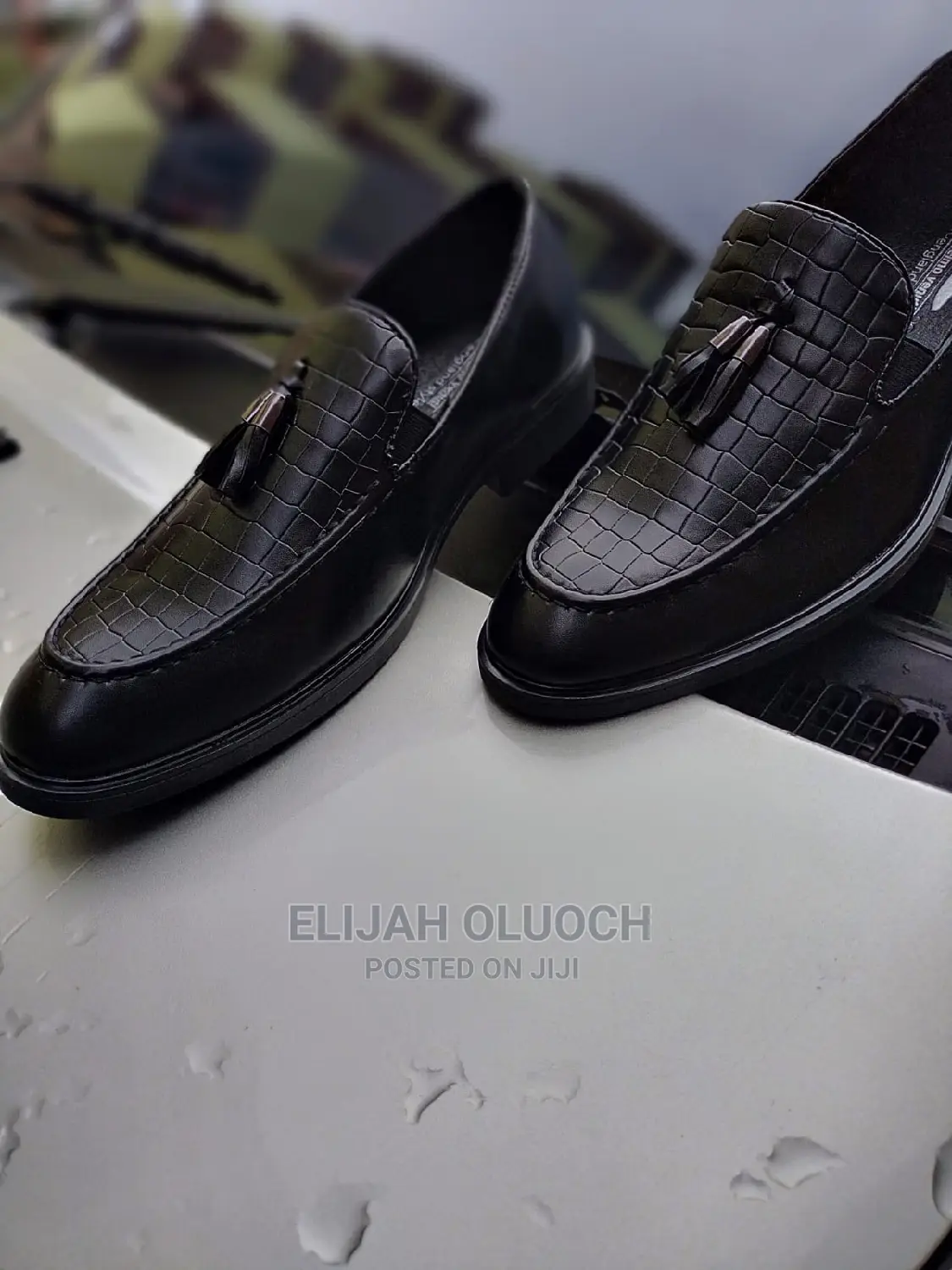 Leather Laceless Official