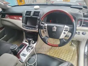 Toyota Crown 2011 Black