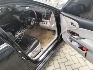 Toyota Crown 2011 Black