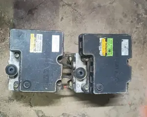 Toyota Vitz and Platz Old Modelabs Pumps.