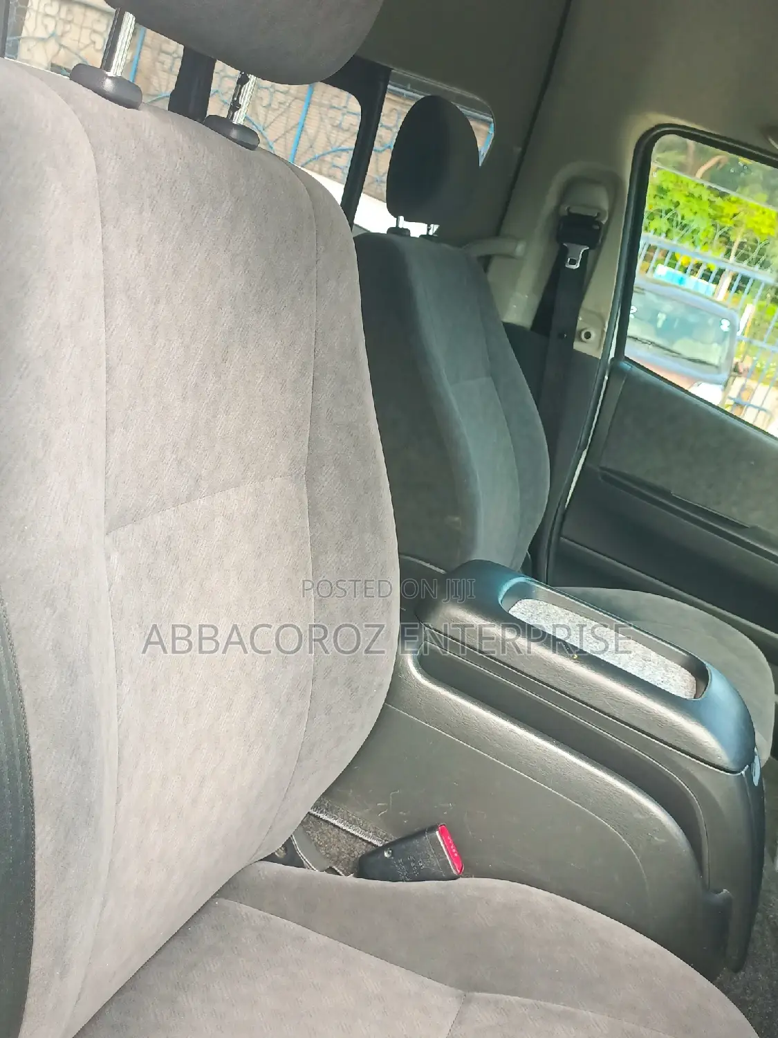 Toyota HiAce 2016 White