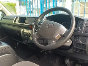 Toyota HiAce 2016 White