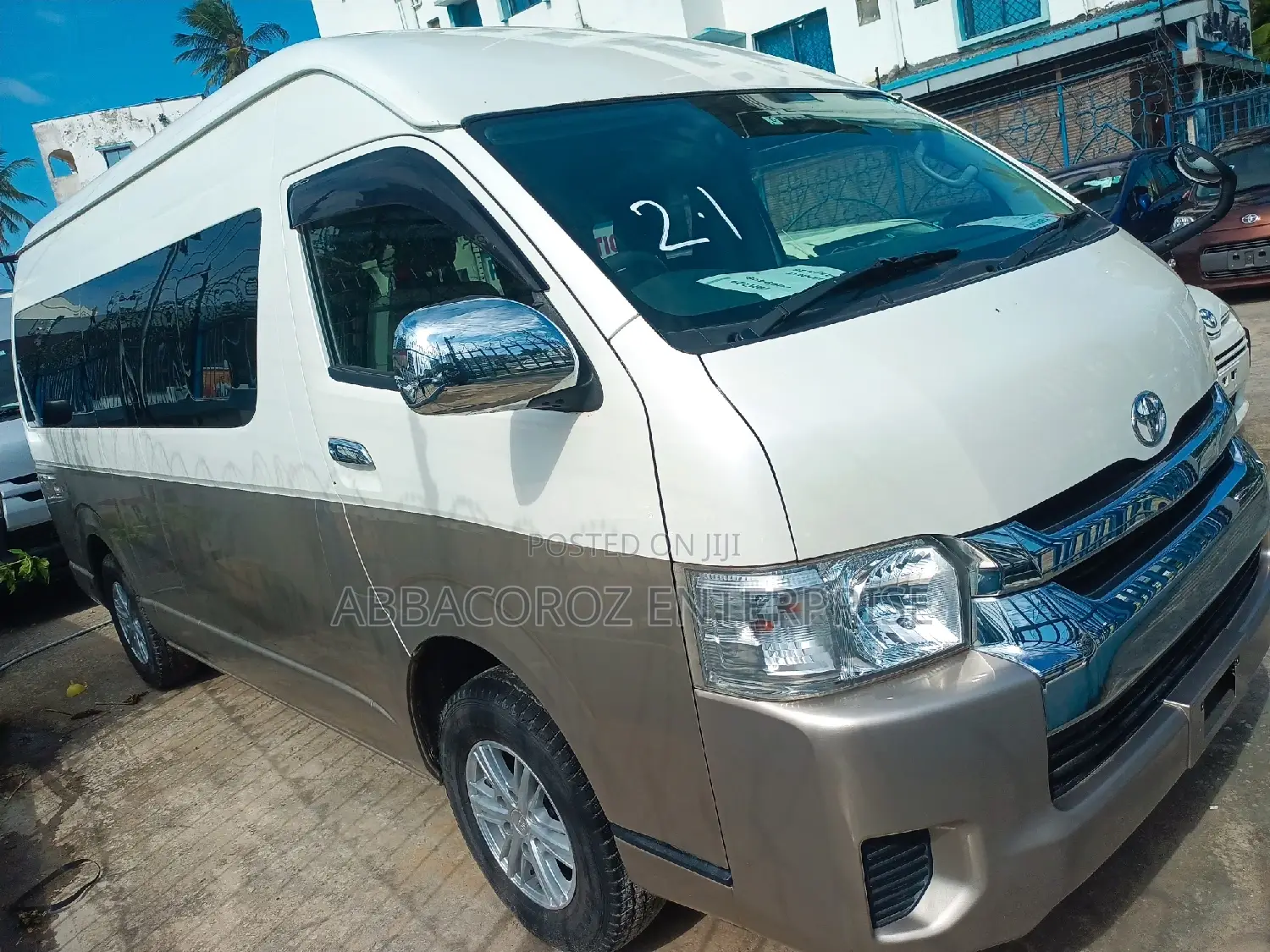 Toyota HiAce 2016 White