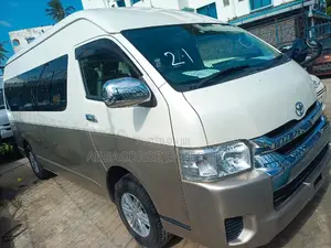 Toyota HiAce 2016 White
