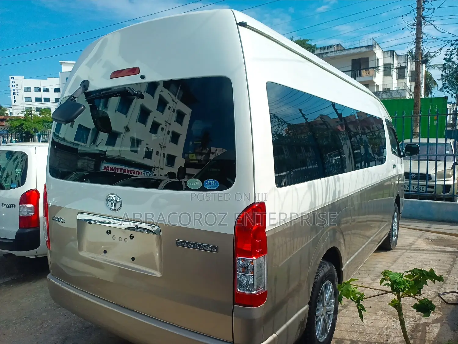 Toyota HiAce 2016 White