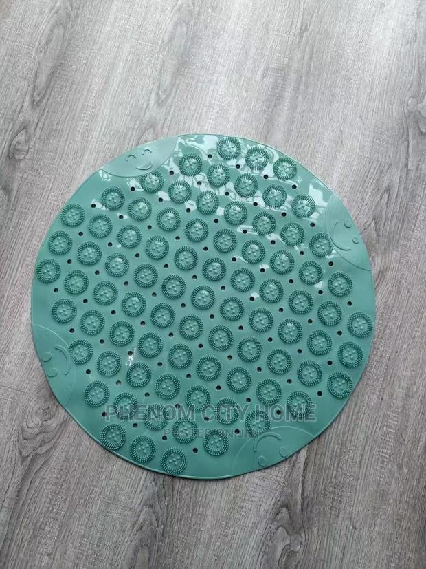 Round Antislip Bathroom Mats - thumbnail 2