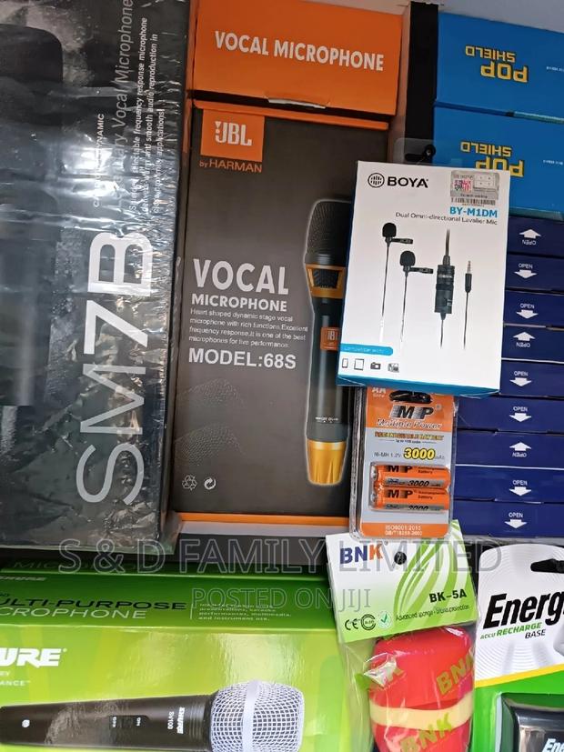 JBL Corded Microphone - main view