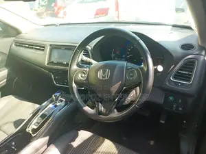 Honda Vezel 1.5 Hybrid 4WD 2016 Black