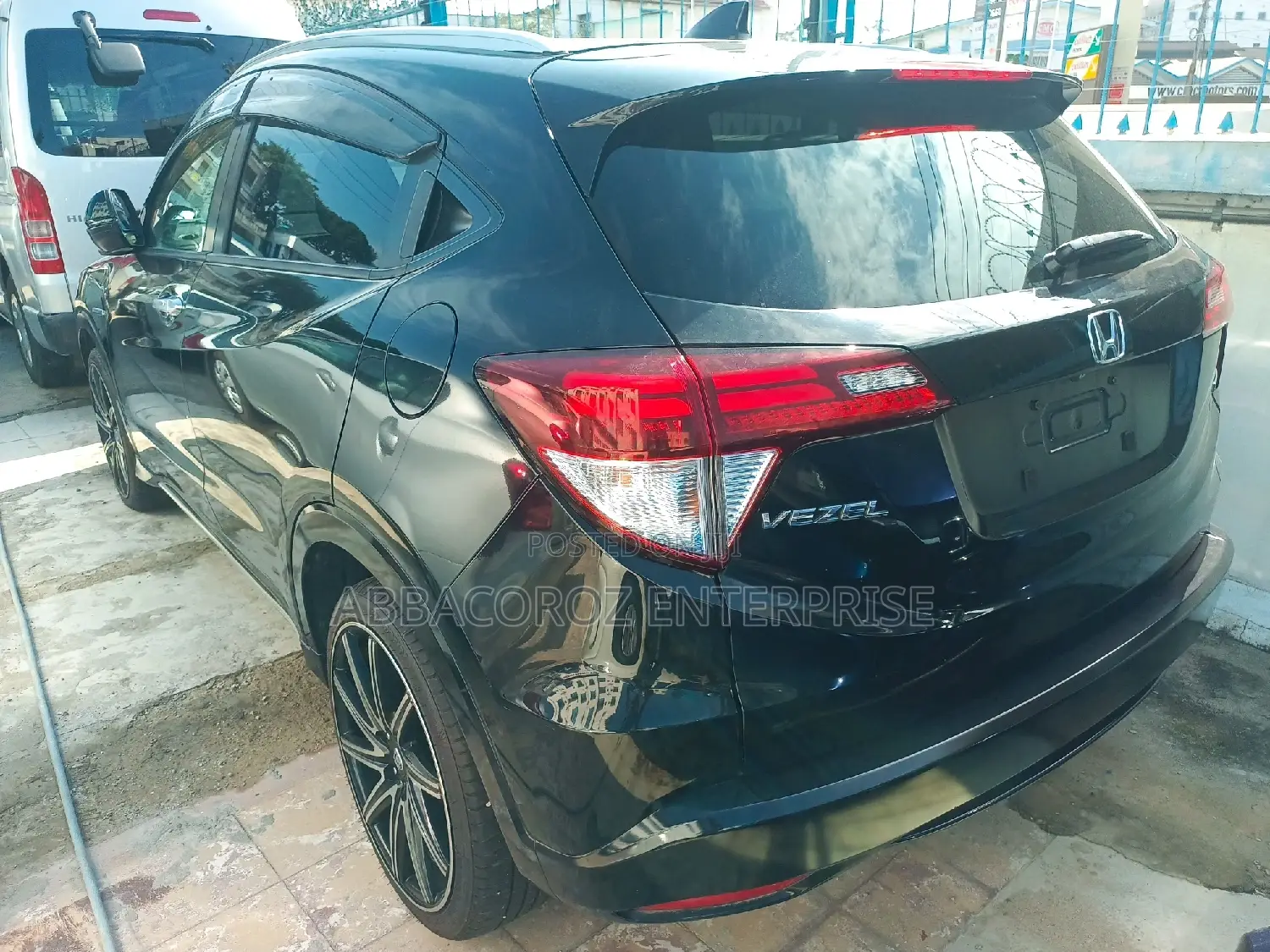 Honda Vezel 1.5 Hybrid 4WD 2016 Black