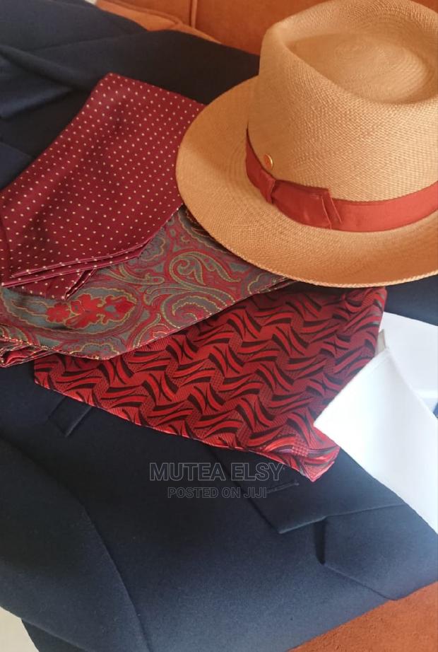 Red Vintage Ascot Ties - thumbnail 2