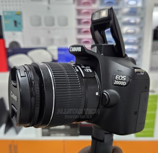 Canon EOS 2000D DSLR Camera With 18-55mm Lens 32gb Sd