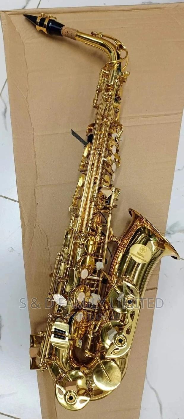 Tenor Saxophone Yamaha - main view