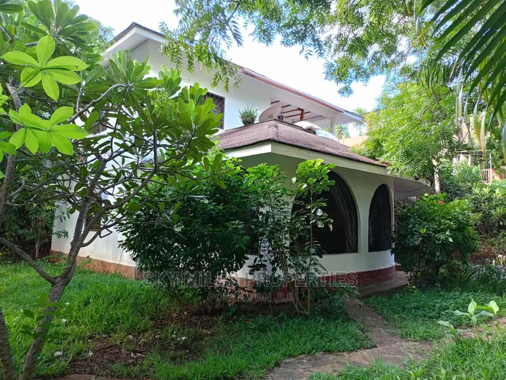3bdrm House in Sunpark, Malindi for sale