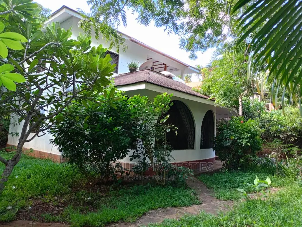 3bdrm House in Sunpark, Malindi for sale