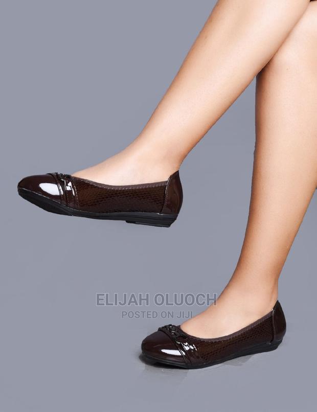 Ladies Round Flat Shoes - main view