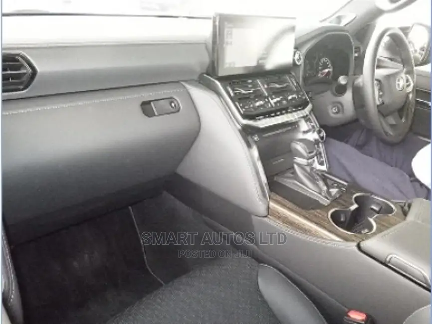 New Toyota Land Cruiser 2021 Pearl