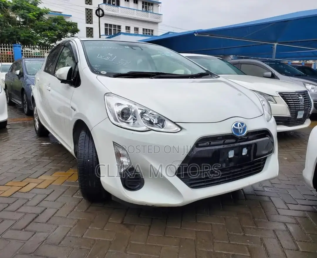 Toyota Aqua 2016 Pearl