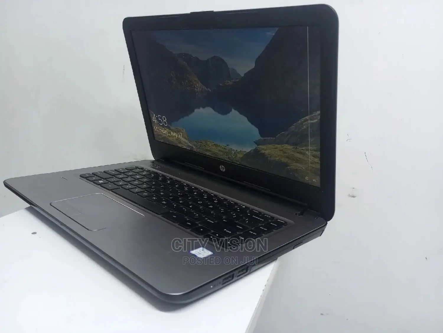 New Laptop HP 348 G4 8GB Intel Core I5 SSD 256GB