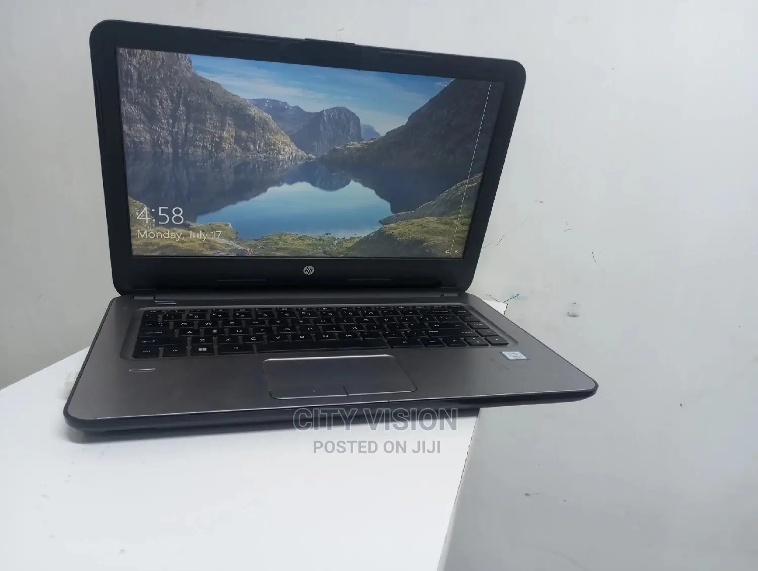 New Laptop HP 348 G4 8GB Intel Core I5 SSD 256GB