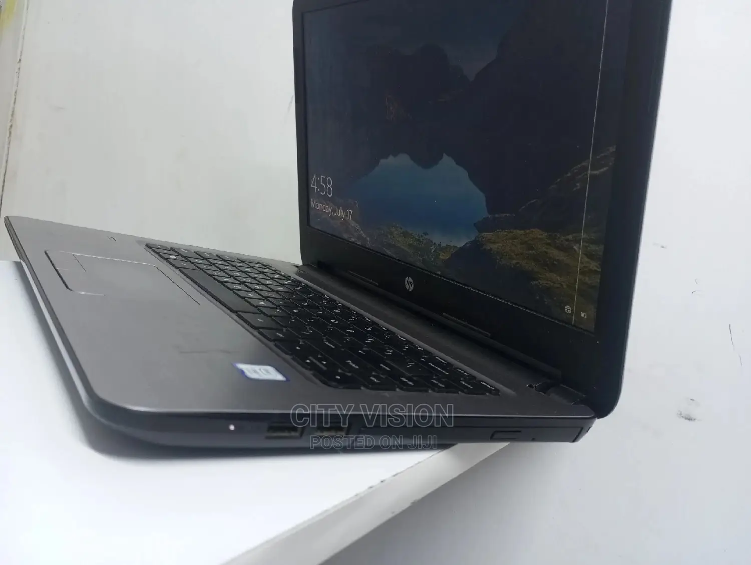 New Laptop HP 348 G4 8GB Intel Core I5 SSD 256GB