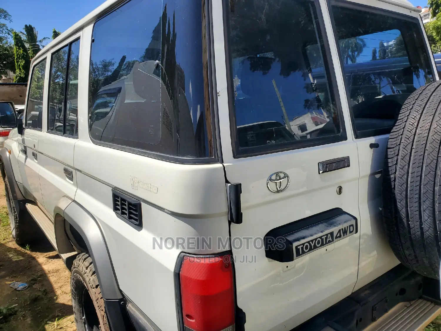 Toyota Land Cruiser 2016 Beige