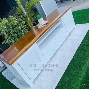 6ft Luxury Stands