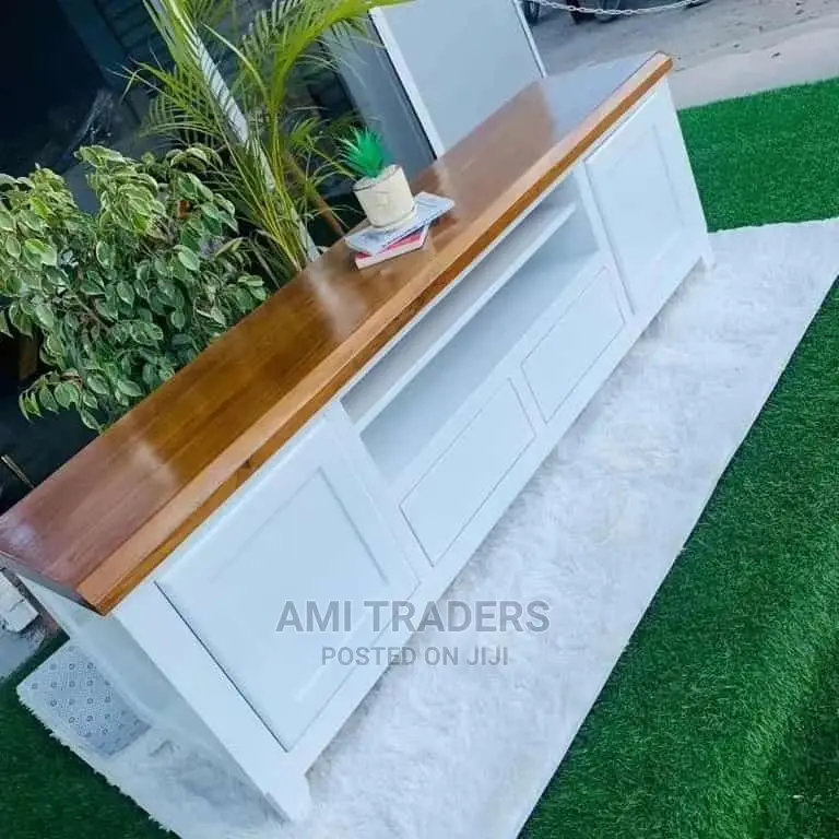 6ft Luxury Stands
