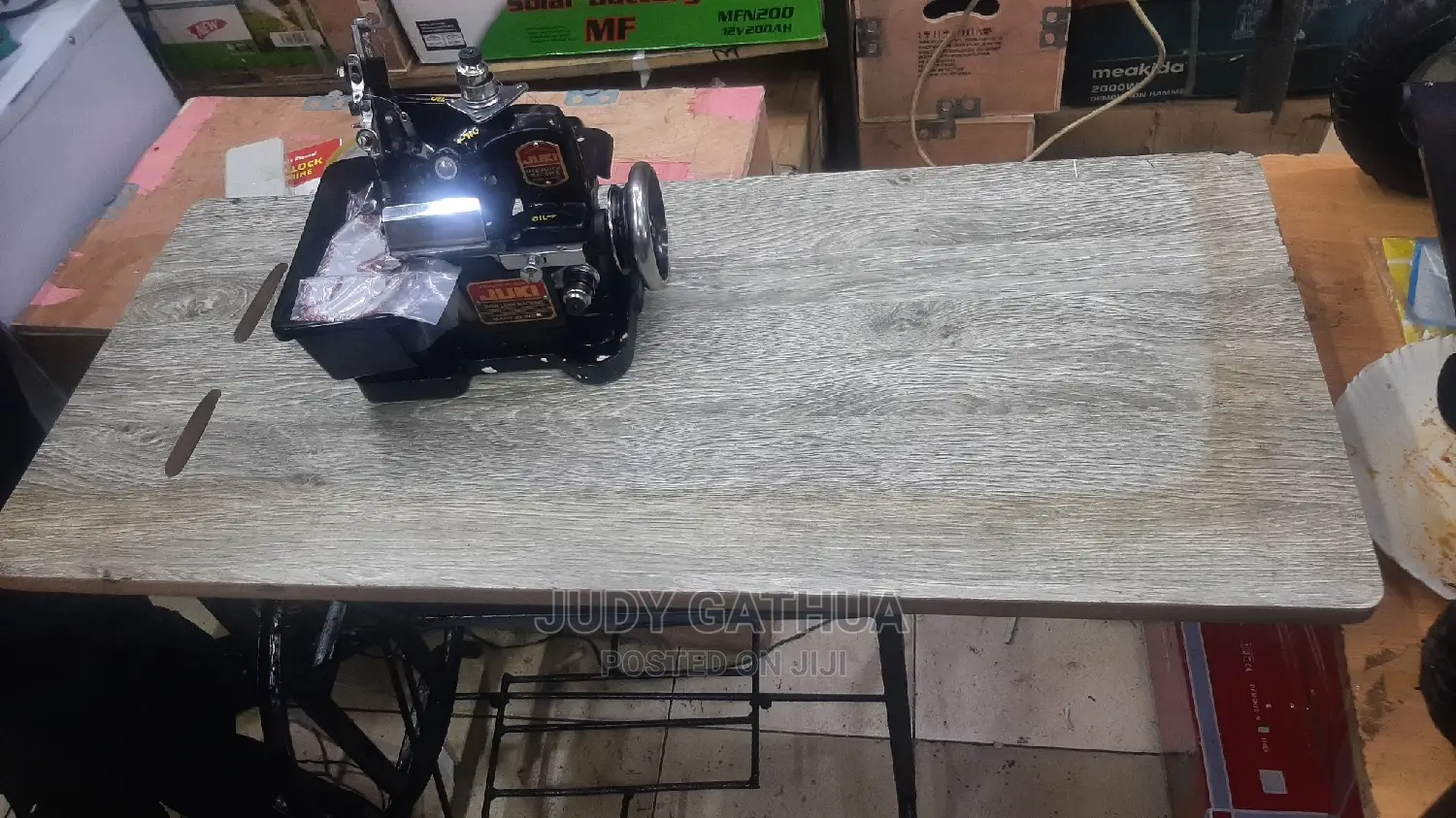 Overlock With Stand