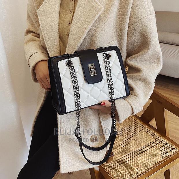 Quality Ladies' Shoulder Bag - thumbnail 3